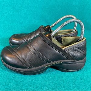 MERRELL Black Leather Clogs Shoes size 6 EUR 36